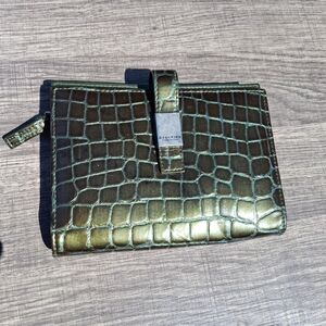 Kenneth Cole Reaction Iridescent Green Croc-Embossed Wallet